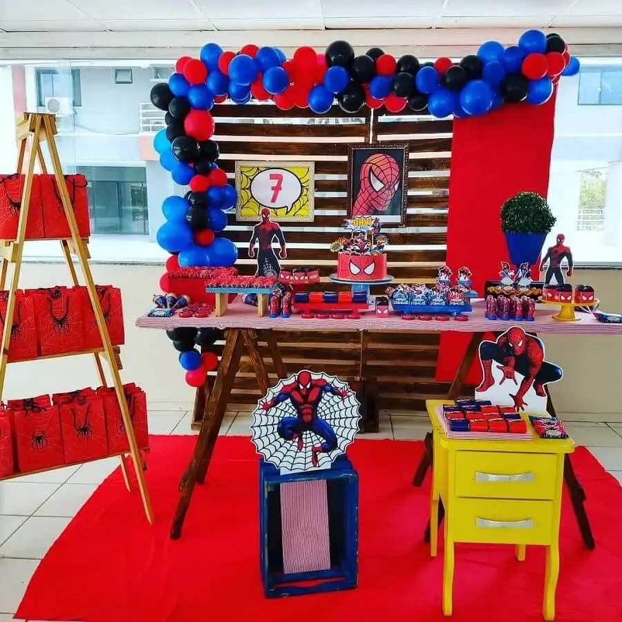 decoração festa do homem aranha simples Foto Com Açúcar Confeitaria