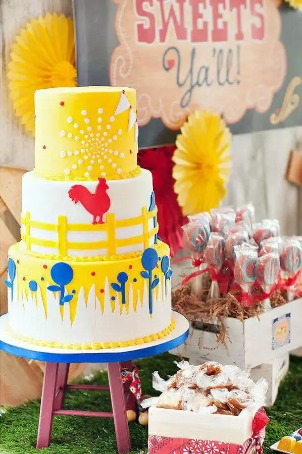 Party decoration ranch cake with personalized 3-story cake Photo Pinterest