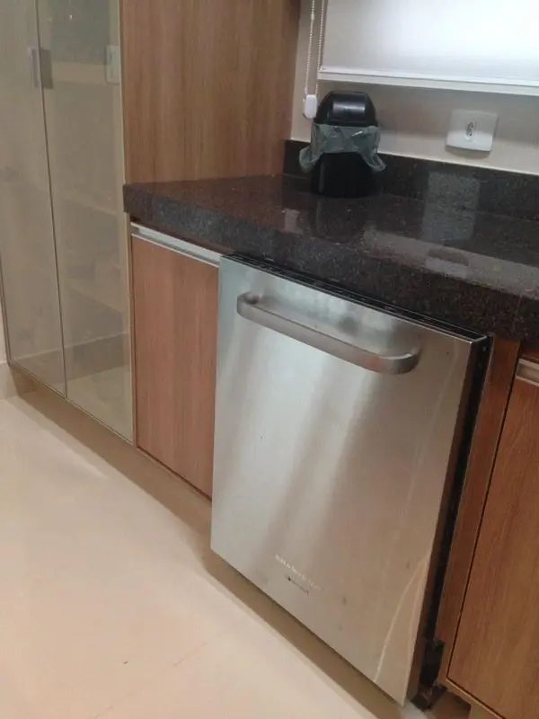 eletrodomésticos para cozinha - bancada com máquina lava louças 