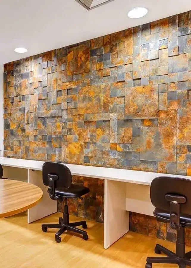 escritório decorado com pedra ferro mosaico Foto Pinterest