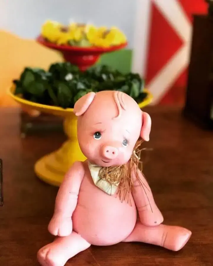 piggy toy for children's party little farm photo Le Décor