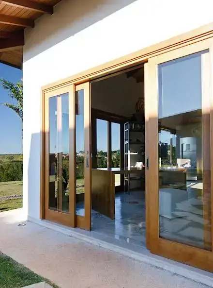 porta balcão - porta balcão de madeira com vidro 
