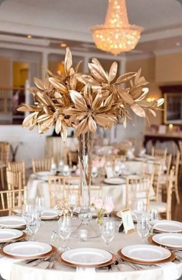 sofisticada decoração com enfeites para mesa de casamento Foto Weddbook
