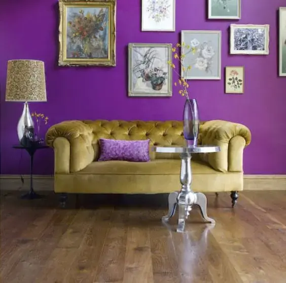 sofá chesterfield - sala de estar clássica com sofá chesterfield amarelo mostarda 