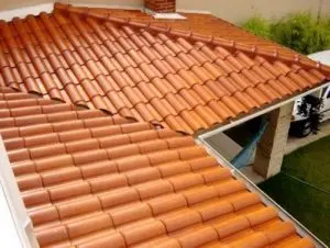 telha portuguesa - casa de campo com telhado de telha portuguesa 