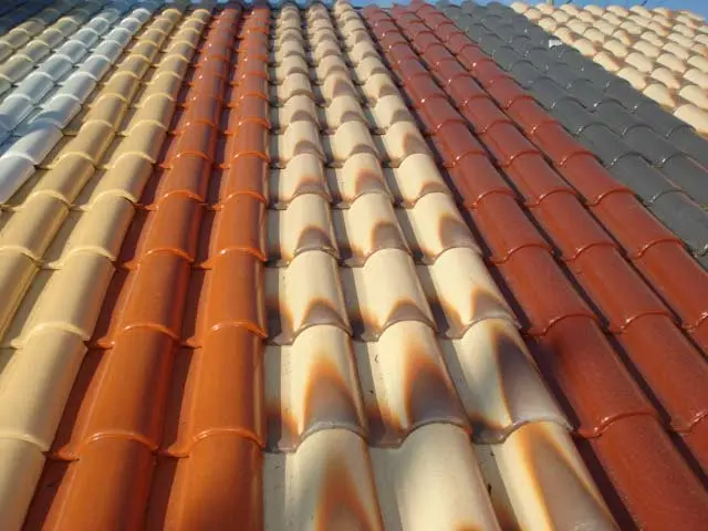 telha portuguesa - telhado com telhas coloridas 
