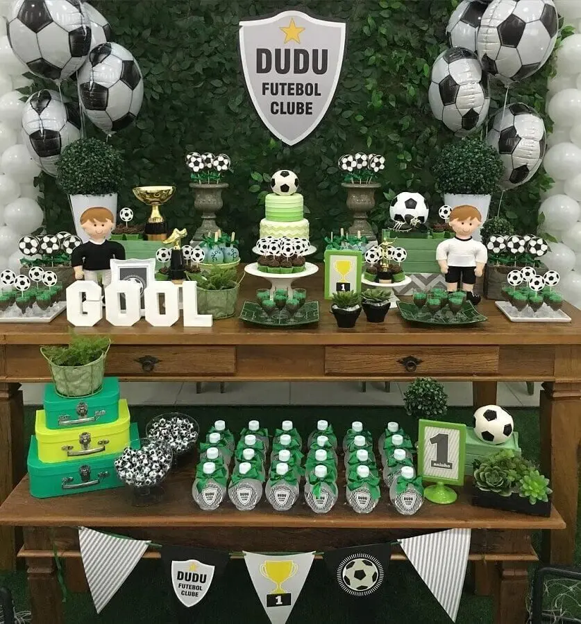 tema de festa de aniversário com decoração de futebol Foto Pinterest