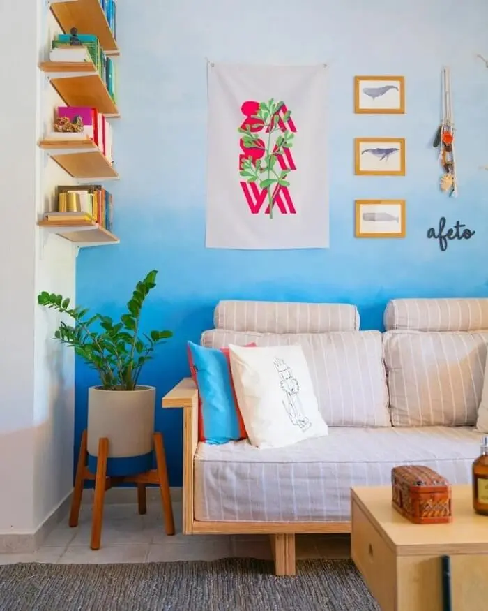 Decoração de sala de estar com vaso decorativo. Fonte: Diycore Com Karla Amadori