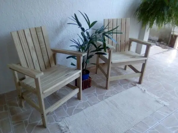 Cadeira de madeira maciça Pinus tratado
