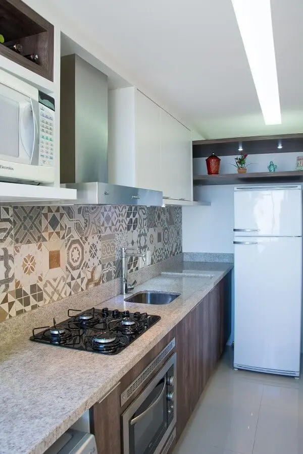 Decoração com azulejo hidráulico e forno elétrico embutir para cozinha Foto Pinterest