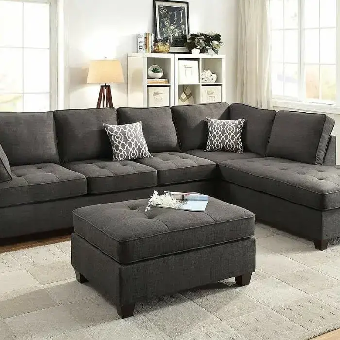 O sofá de canto é uma ótima alternativa para salas pequenas