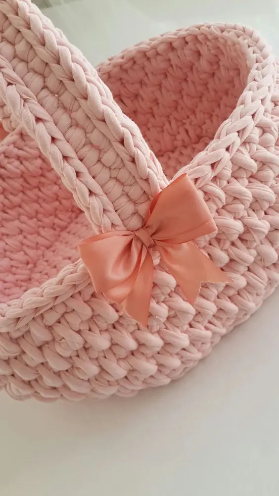 cesto de crochê - cesto de crochê rosa com alça 