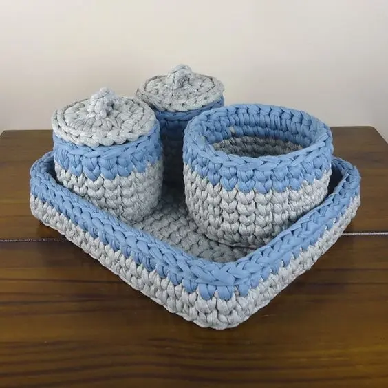 cesto de crochê - cestos de crochê azul e cinza 