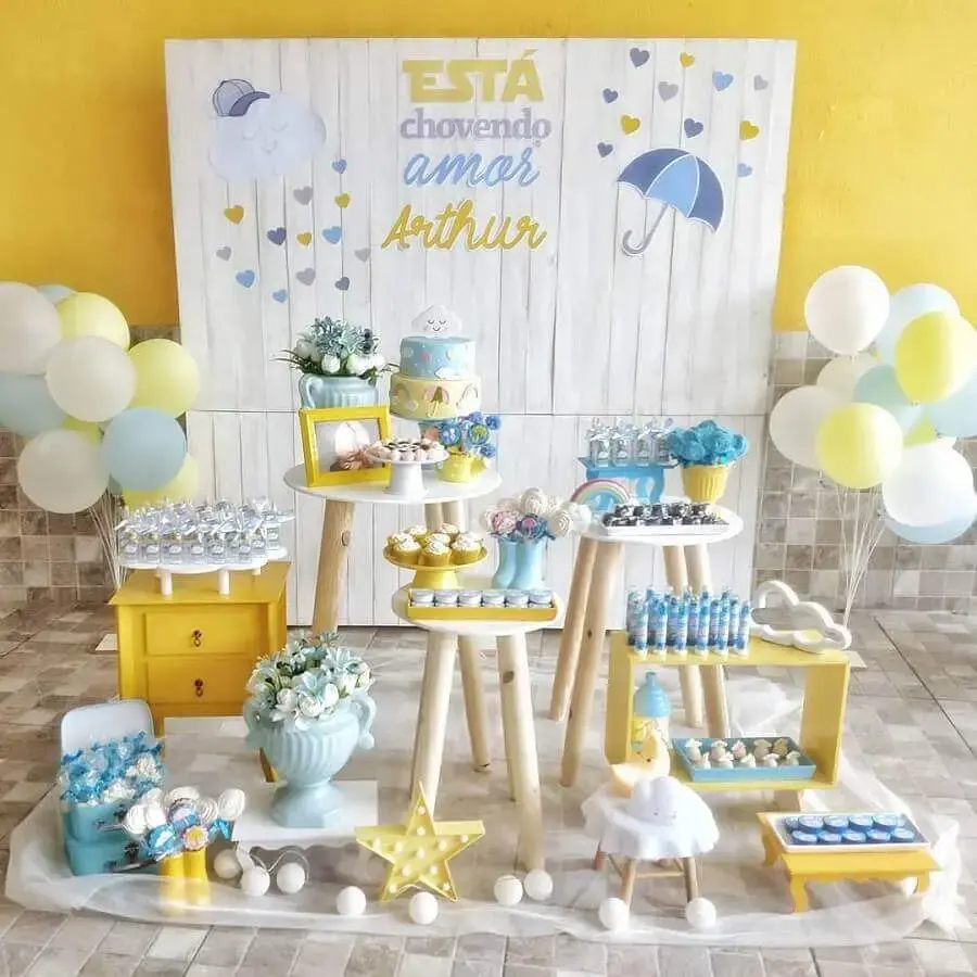 decoração chuva de benção azul amarelo e branco Foto Cherry Bomb Artes e Festas