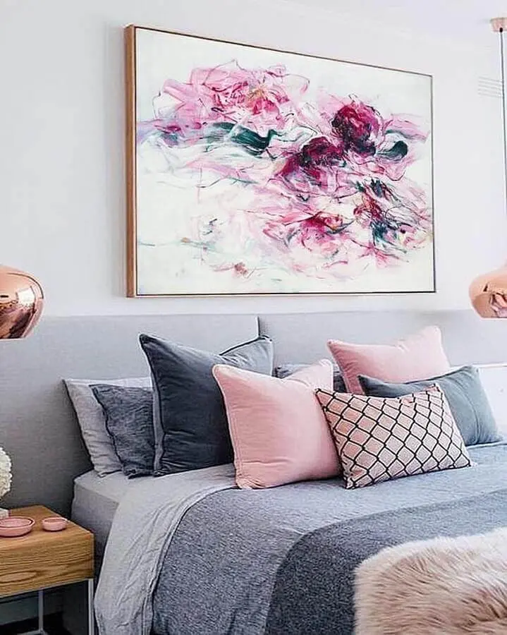 decoração cinza e rosa com quadros decorativos para quarto Foto Pinterest