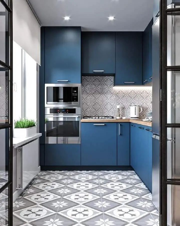 decoração cozinha planejada azul e forno elétrico embutir Foto AuthGram