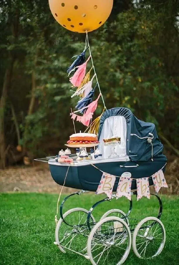decoração de chá de fralda com carrinho de bebê Foto Baby Shower Ideas