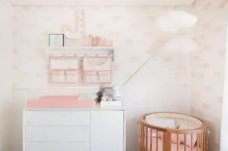 ideias para decorar quarto de bebê rosa e branco com luminária de nuvem Foto Bianchi & Lima Arquitetura