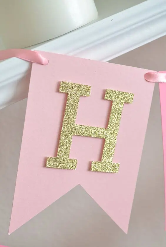 moldes de letras são lindas opções para decorar sua festa de aniversário