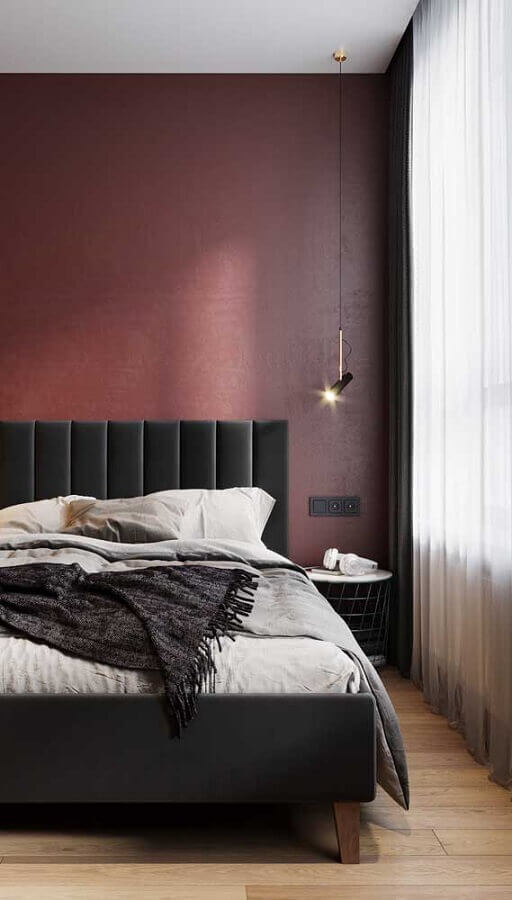 quarto de casal decorado com parede na cor marsala Foto Pinterest