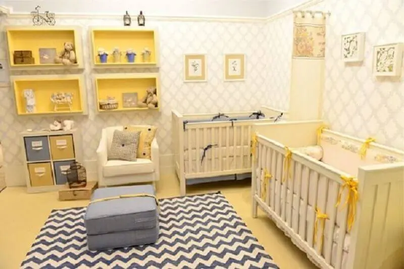 tapete chevron cinza para quarto de bebê decorado cinza e amarelo Foto Andreza Goulart