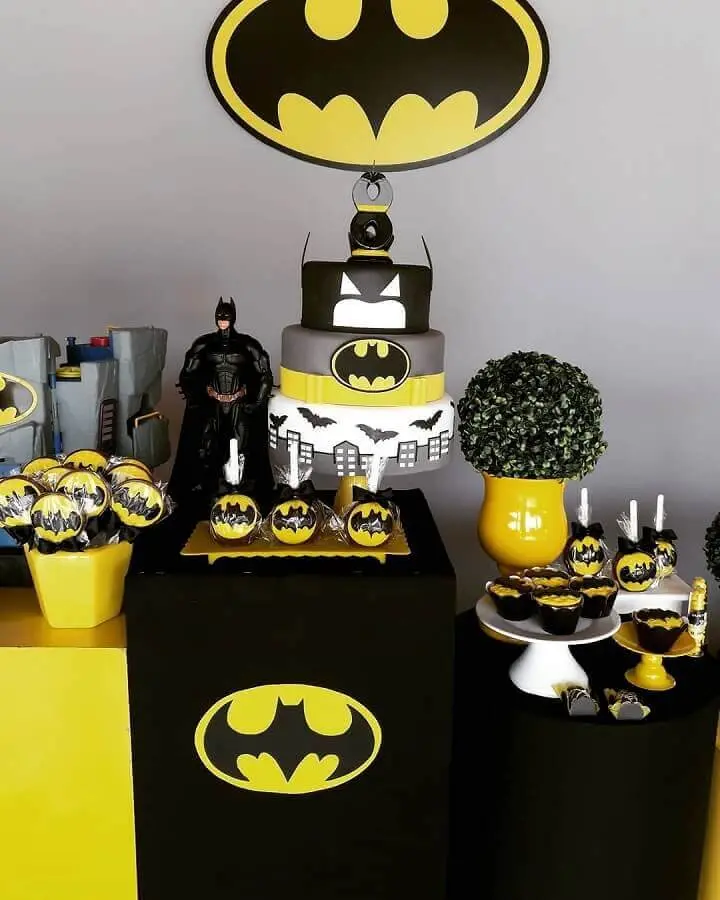 tema de aniversário para menino com decoração do Batman Foto Douglas Lopes