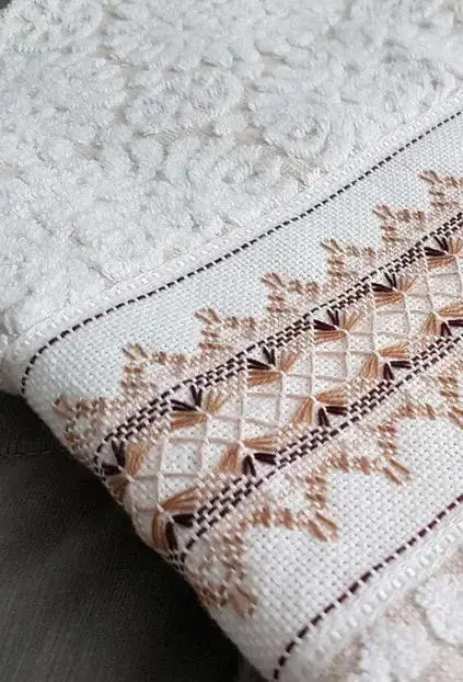 toalha de lavabo - detalhe de bordado de toalha 