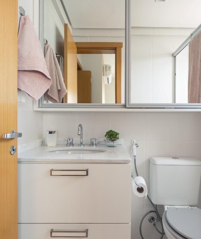 toalha de lavabo - lavabo com gabinete e duas gavetas