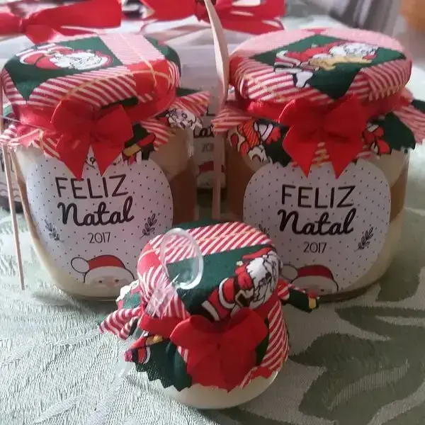Cakes in jars are always well received and become a great Christmas souvenir