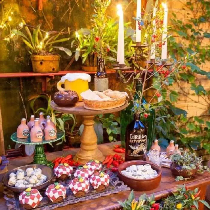 Decoração de festa Chá bar com doces e candelabro