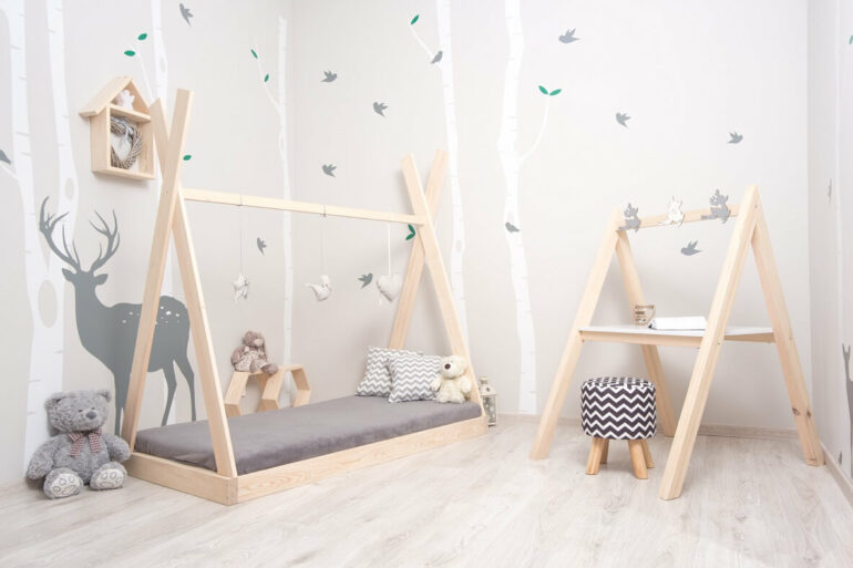 Decoração delicada para quarto infantil com móveis montessoriano Foto Dicas Decor