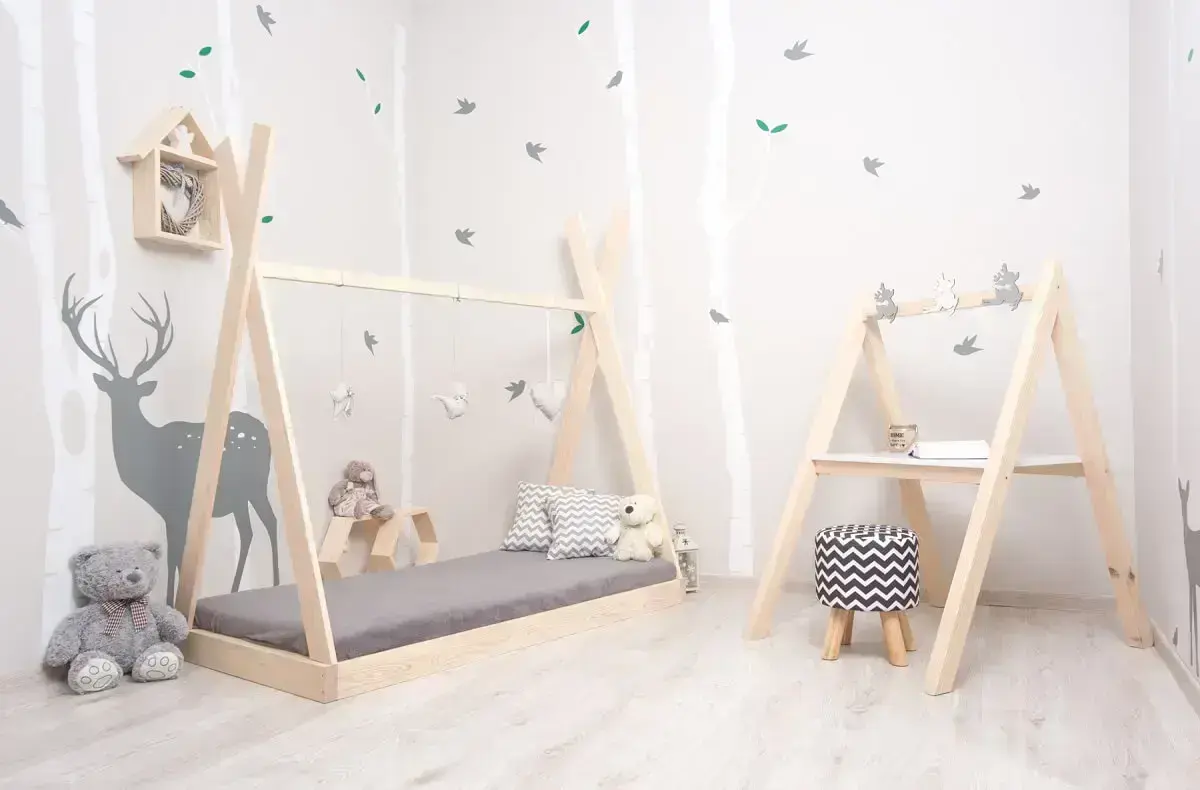Decoração delicada para quarto infantil com móveis montessoriano Foto Dicas Decor