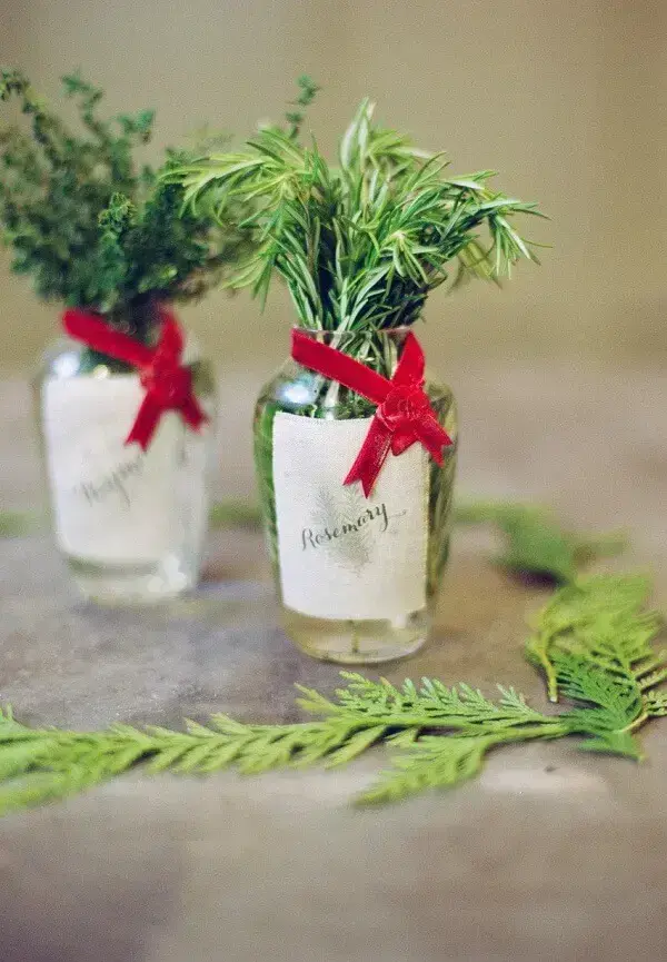 Aromatic herbs as a Christmas souvenir to attract good energy