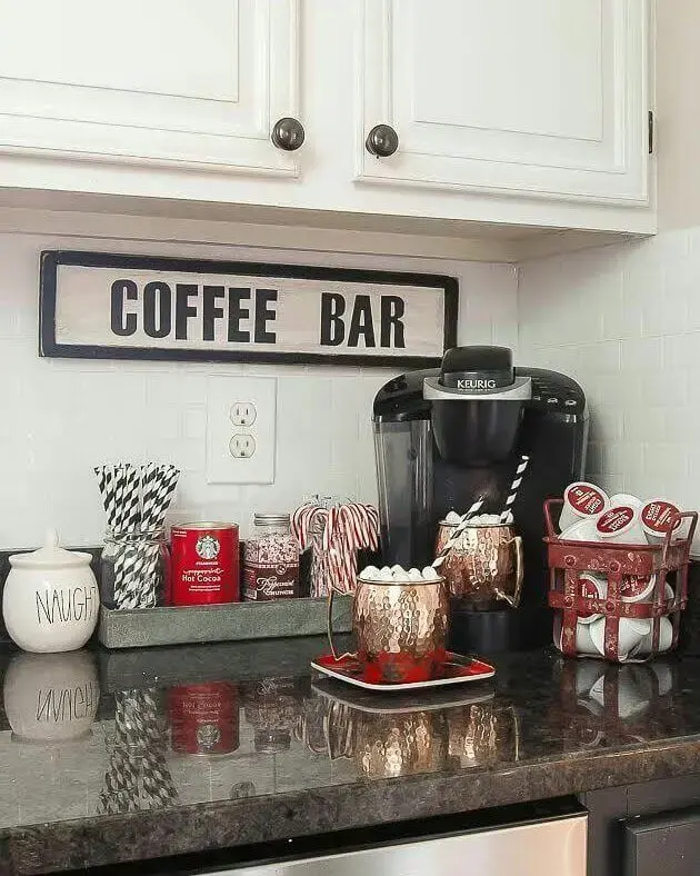 Mantenha a bancada sempre limpa do espaço do café. Fonte: Casadices