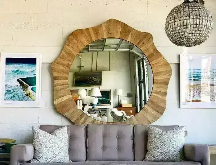 Moldura para espelho feito em madeira em formas orgânicas