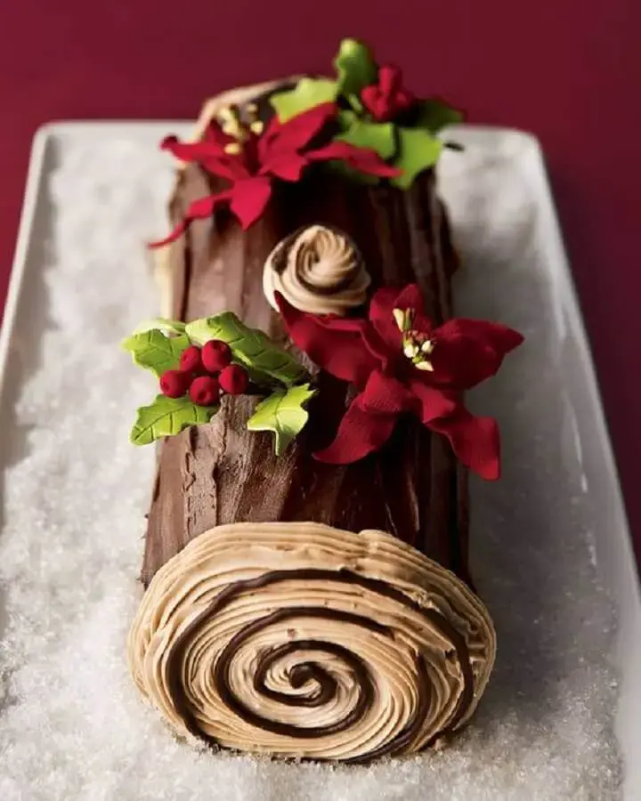 bolo de natal simples em formato de tronco de árvore Foto Sweets by Demetria