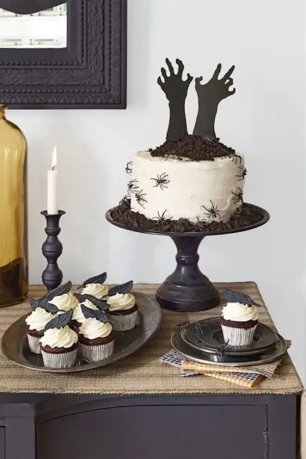 bolo e doces para decoração de mesa dia das bruxas Foto Casa e Festa