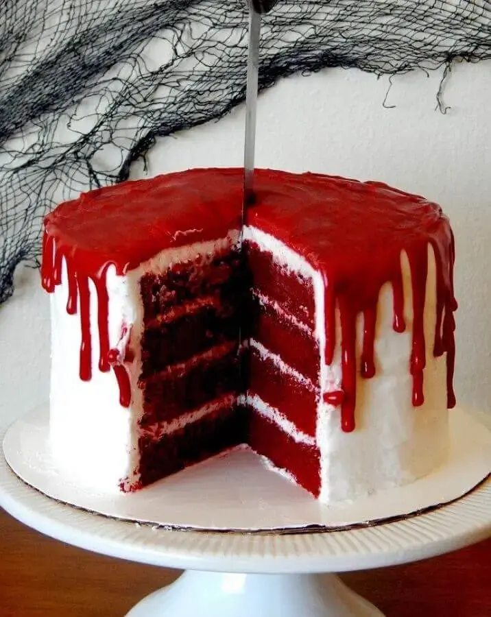 bolo red velvet para decoração de mesa dia das bruxas Foto Caves Girls