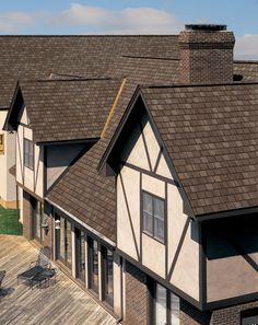 Casas com telhado shingle