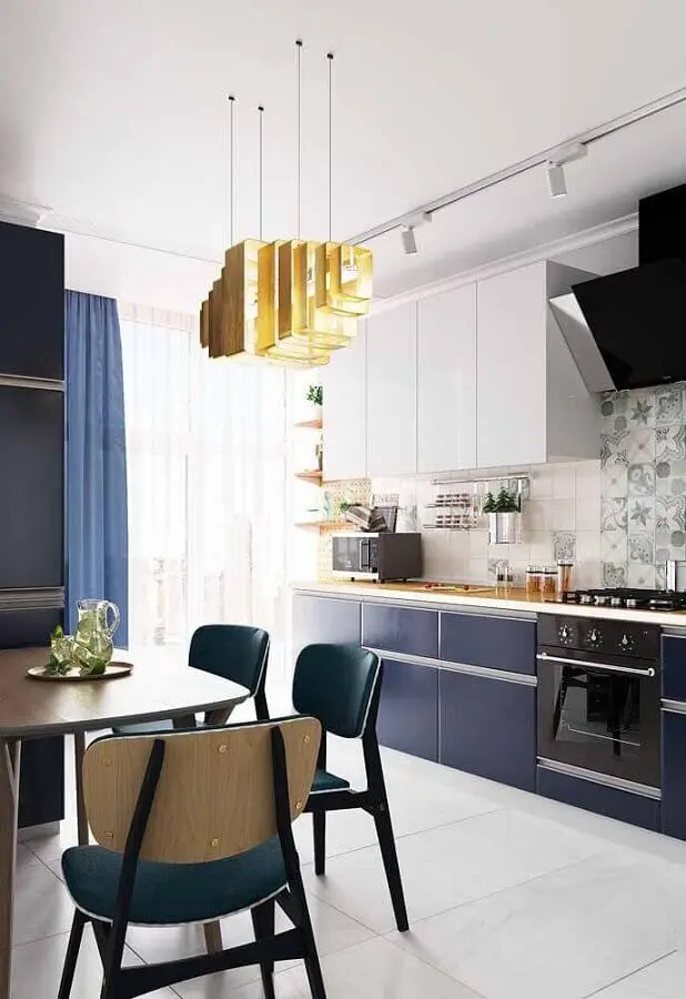 cozinha azul marinho com armários planejados Foto Pinterest