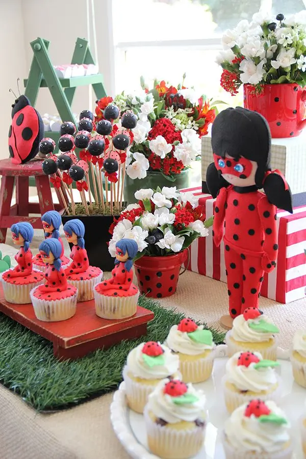 Decoração de aniversário infantil com tema festa ladybug