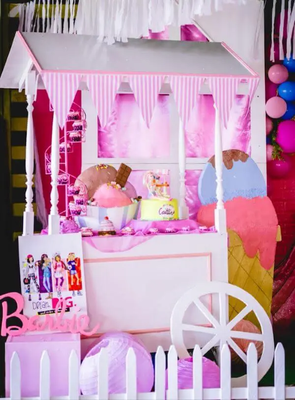 Carrinho de doces para decorar a festa da barbie com muita criatividade