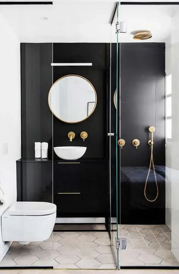 decoração moderna para banheiro feminino preto e branco com detalhes dourados Foto Crescendo aos Poucos