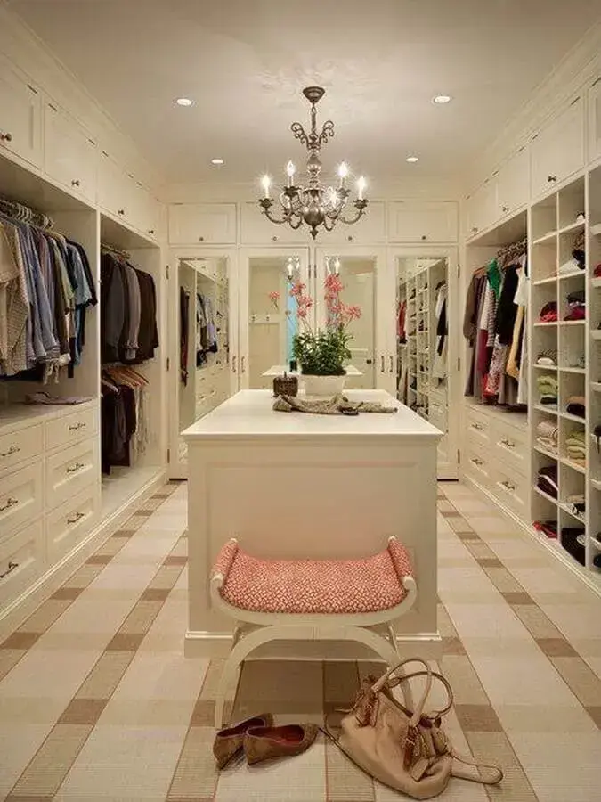 decoração para closet feminino de luxo amplo Foto OMG Home Decor