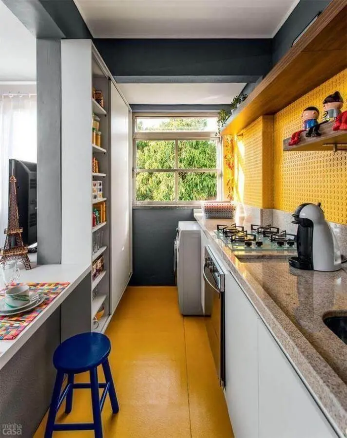decoração para cozinha compacta amarela Foto Juliana Rocha