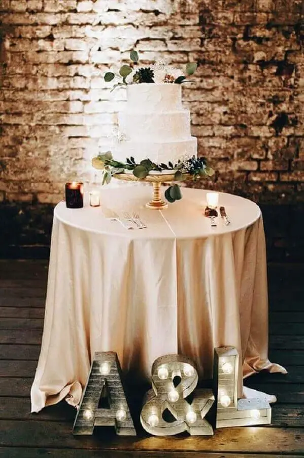 decoração simples para mesa de bolo de mini wedding Foto Pinterest