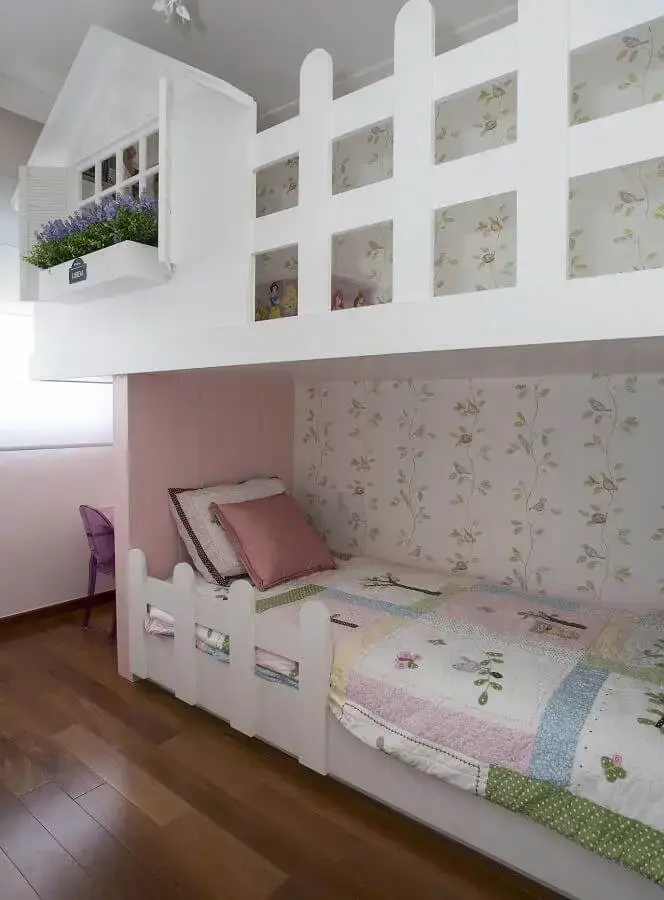 delicado modelo de papel de parede para quarto infantil feminino Foto Érica Salguero