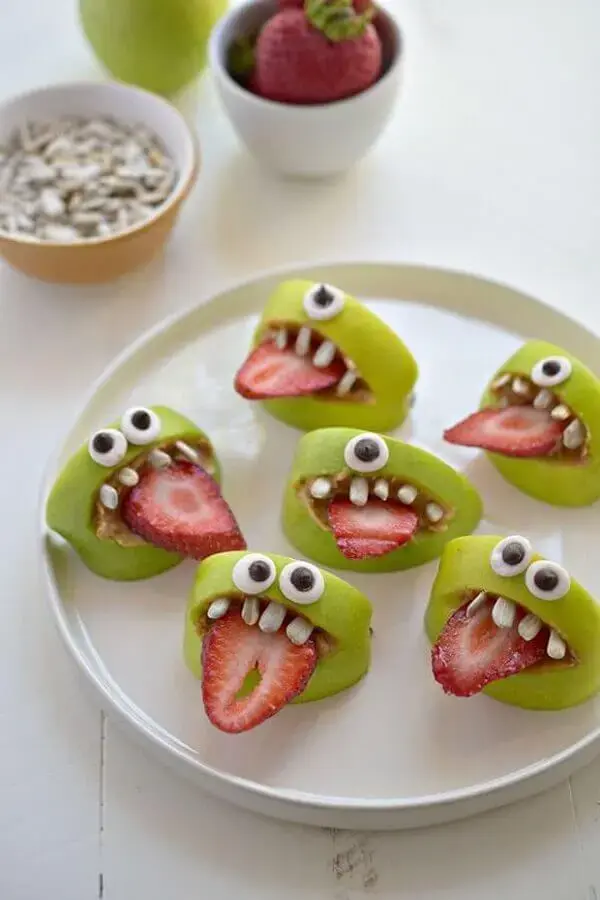 frutas personalizadas para decoração de festa de dia das bruxas Foto Pinterest
