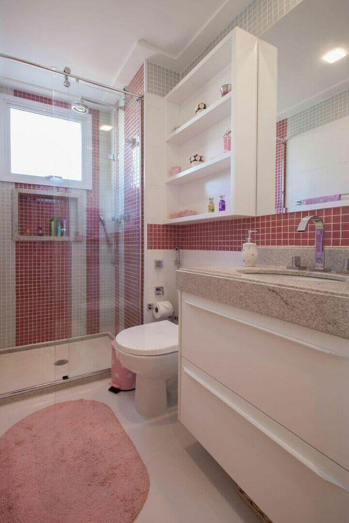 janela para banheiro - banheiro rosa 