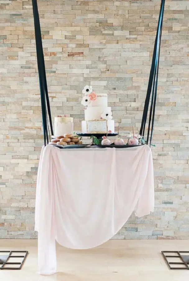 mini wedding com bolo em balanço Foto Enfim Noivei